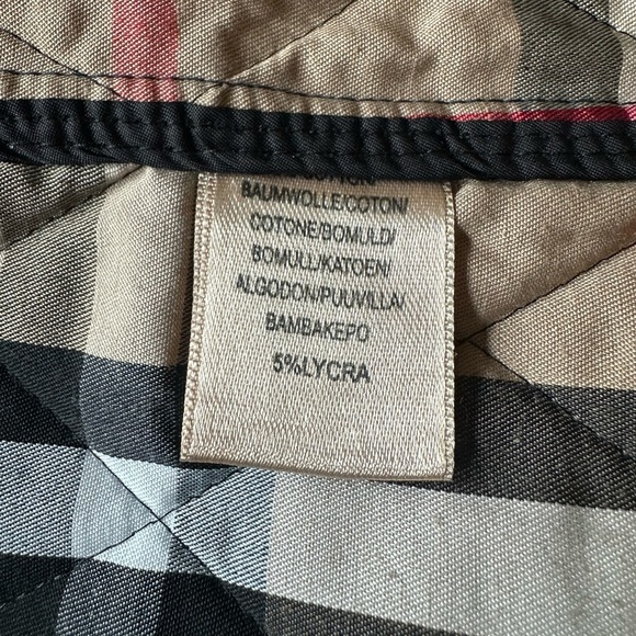 Burberry Black Quilted Jacket with Plaid Lining size S runs small - Picture 11 of 11